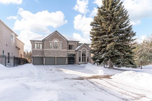 140 Boake Trail, Richmond Hill, ON - Outdoor With Facade