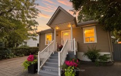 33 Cochrane Drive WToronto, ON M8Z 3Z4