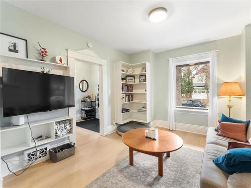 371 Toronto St, Winnipeg, MB 