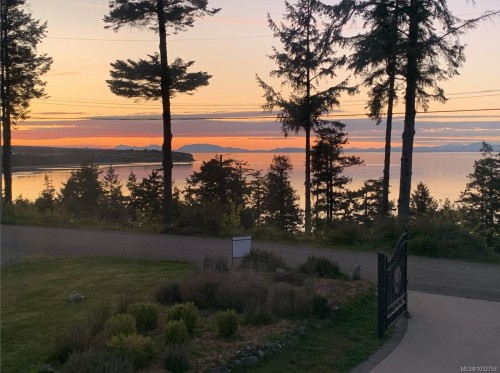 321 Wireless Rd, Comox, BC 