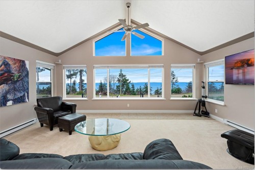 321 Wireless Rd, Comox, BC 