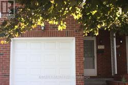 719 MELBOURNE AVENUE  Ottawa, ON K2A 1X4