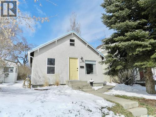 1030 Hochelaga STREET W  Moose Jaw, SK S6H 2H9