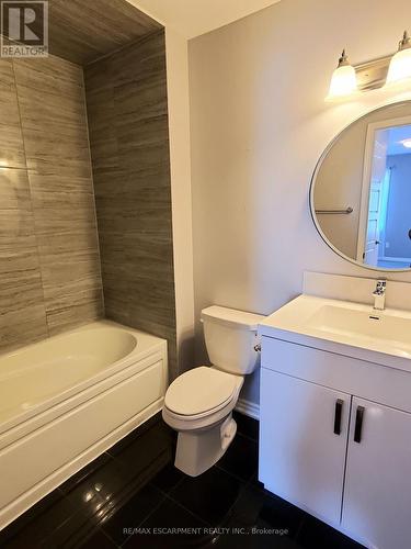 124 Daylily Lane, Kitchener, ON - Indoor Photo Showing Bathroom