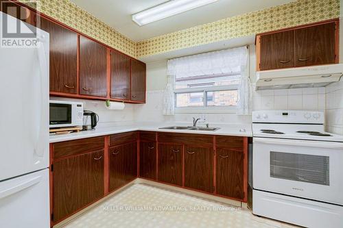 1188 Westerdam Road, Mississauga, ON - Indoor Photo Showing Kitchen With Double Sink