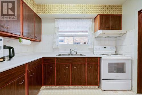 1188 Westerdam Road, Mississauga, ON - Indoor Photo Showing Kitchen With Double Sink
