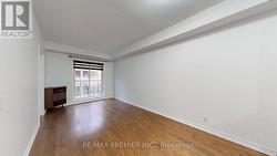 1 - 127 SILVERWOOD AVENUE  Richmond Hill, ON L4S 0G3