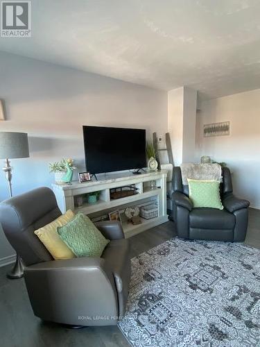 804 - 308 Second Street E, Cornwall, ON - Indoor Photo Showing Living Room