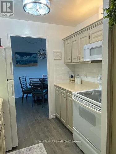 804 - 308 Second Street E, Cornwall, ON - Indoor Photo Showing Kitchen