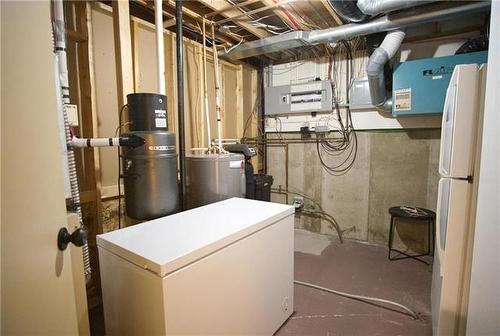 527 Duncan Crescent, Swan River, MB - Indoor Photo Showing Basement