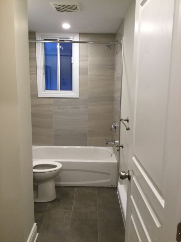 Bathroom - 2-766 81E Avenue, Laval (Chomedey), QC - Indoor Photo Showing Bathroom