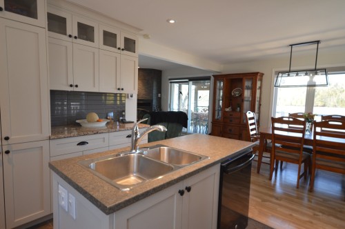 Cuisine - 9990 Ch. Du Lac-Labelle, Labelle, QC - Indoor Photo Showing Kitchen With Double Sink