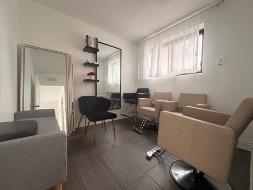 Office - 6284 Rue Jean-Talon E., Montréal (Saint-Léonard), QC - Indoor