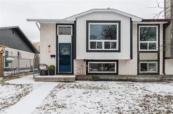 77 Rillwillow PL  Winnipeg, MB R2N 1J1