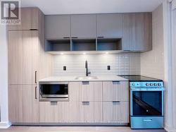 911 - 60 TANNERY ROAD  Toronto, ON M5A 0S8