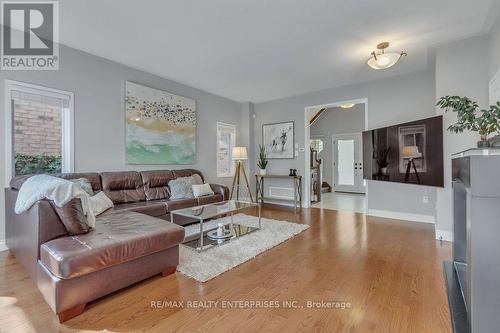3260 Respond Road, Mississauga, ON - Indoor Photo Showing Living Room