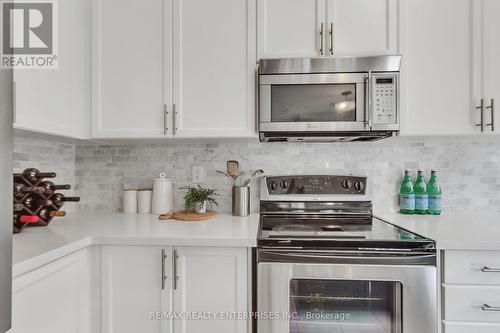 3260 Respond Road, Mississauga, ON - Indoor Photo Showing Kitchen