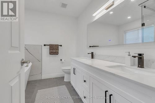 3260 Respond Road, Mississauga, ON - Indoor Photo Showing Bathroom