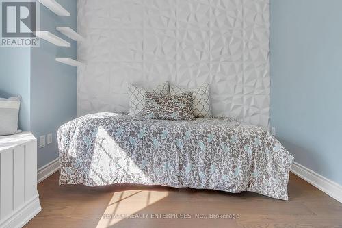 3260 Respond Road, Mississauga, ON - Indoor Photo Showing Bedroom