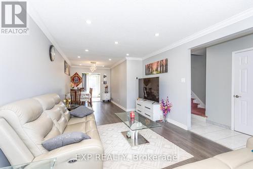 3270 Klaiman Drive, Mississauga, ON - Indoor Photo Showing Living Room