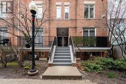214 - 415 JARVIS STREET Toronto, ON M4Y 2G8