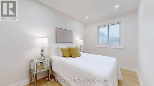 439 Fernleigh Circle N, Richmond Hill, ON - Indoor Photo Showing Bedroom
