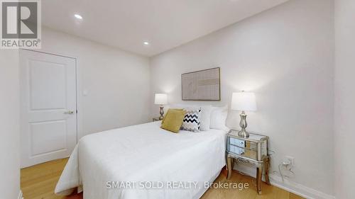 439 Fernleigh Circle N, Richmond Hill, ON - Indoor Photo Showing Bedroom
