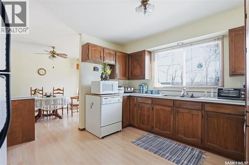 68 Deborah Crescent, Saskatoon, SK - Indoor Photo Showing Kitchen