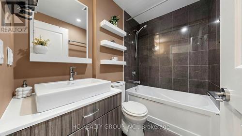 907 - 9205 Yonge Street, Richmond Hill, ON - Indoor Photo Showing Bathroom