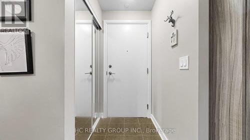 907 - 9205 Yonge Street, Richmond Hill, ON - Indoor Photo Showing Other Room