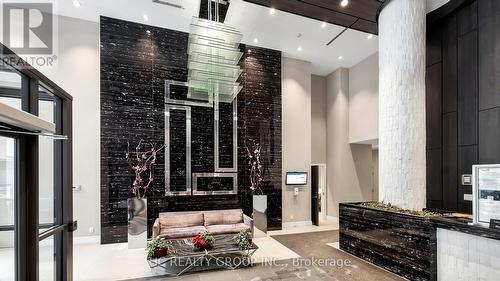 907 - 9205 Yonge Street, Richmond Hill, ON - Indoor Photo Showing Other Room