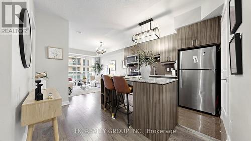907 - 9205 Yonge Street, Richmond Hill, ON - Indoor Photo Showing Kitchen