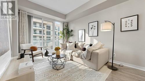 907 - 9205 Yonge Street, Richmond Hill, ON - Indoor