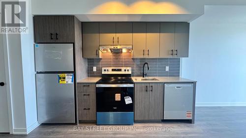 D711 - 4878 Powers Common, Burlington, ON - Indoor Photo Showing Kitchen