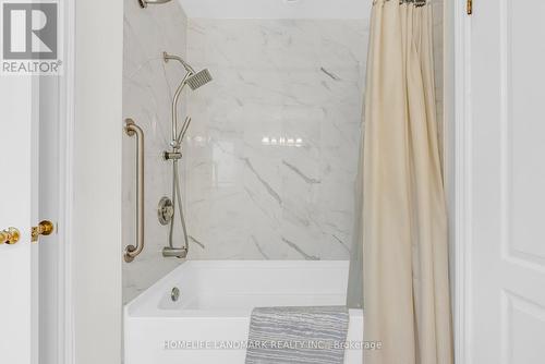 94 Pathlane Road, Richmond Hill, ON - Indoor Photo Showing Bathroom