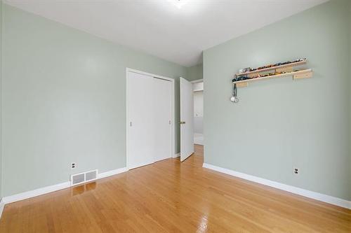 17 Durham Bay, Winnipeg, MB 