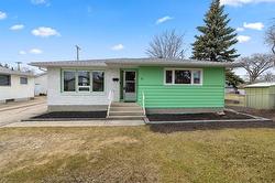 17 Durham BAY  Winnipeg, MB R2J 1T9