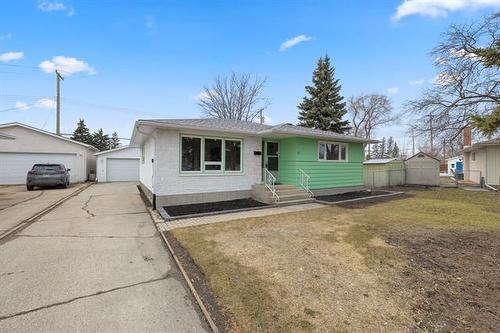 17 Durham Bay, Winnipeg, MB 
