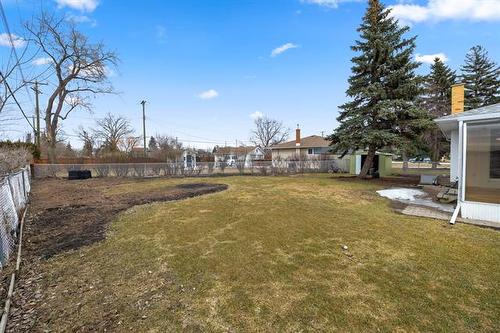 17 Durham Bay, Winnipeg, MB 