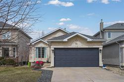 65 Vineland CR  Winnipeg, MB R3Y 1T4