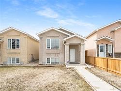 406 Parkview ST  Winnipeg, MB R3J 1S6