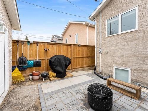 406 Parkview St, Winnipeg, MB 