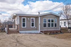 3 Trailer Court RD New Bothwell, MB R0A 1C0