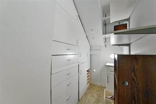 15-720 Kingsway, Winnipeg, MB 