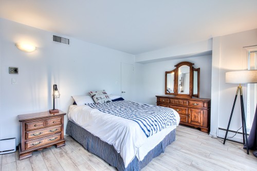 Master Bedroom - 306-6211 Ch. De La Côte-St-Luc, Hampstead, QC - Indoor Photo Showing Bedroom