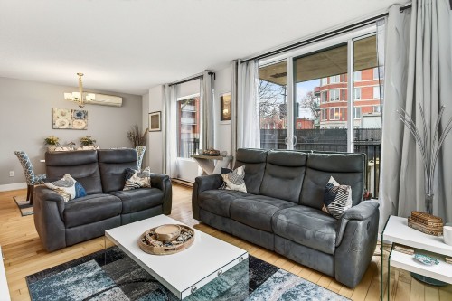 Living Room - 102-375 Rue Décarie, Montréal (Saint-Laurent), QC - Indoor Photo Showing Living Room