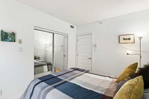 Bedroom - 102-375 Rue Décarie, Montréal (Saint-Laurent), QC - Indoor Photo Showing Bedroom