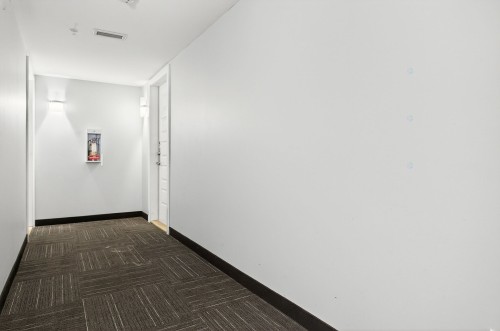 Interior - 102-375 Rue Décarie, Montréal (Saint-Laurent), QC - Indoor Photo Showing Other Room