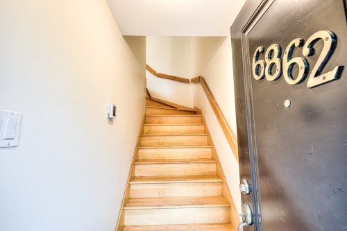 Staircase - 6862 Av. Irwin, Montréal (Le Sud-Ouest), QC - Indoor Photo Showing Other Room