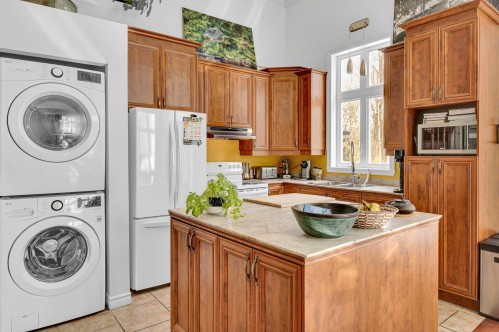 Cuisine - 960 Ch. Du Belvédère, Sainte-Adèle, QC - Indoor Photo Showing Laundry Room